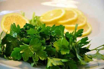 Kuru Maydanoz Özellikleri ve Faydaları Nelerdir? Kuru Maydanoz Özellikleri ve Faydaları Nelerdir?